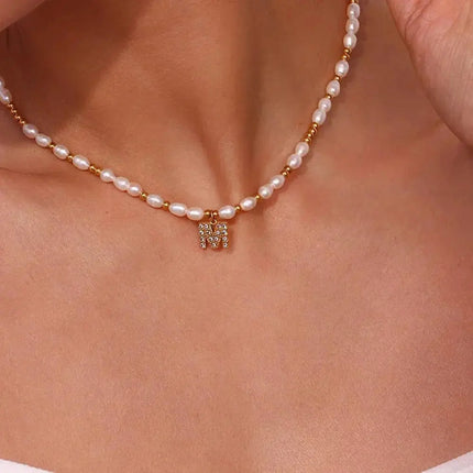 Shop 2Moon Jewellery’s necklace collection with everyday stainless steel and pearl designs. Discover minimalist styles for daily wear or special occasions.