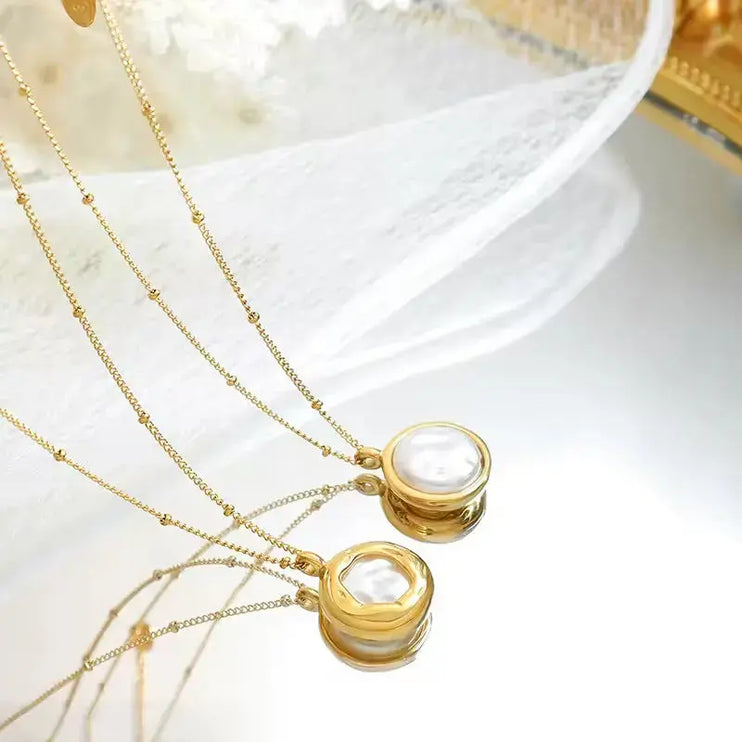 Luna Pearl Pendant Necklace 2Moon Jewellery