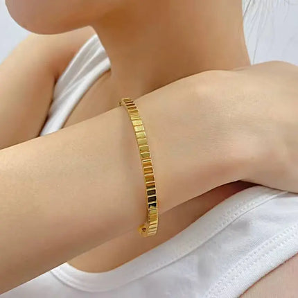 The Starless Galaxy Bracelet | Gold Minimalist Structured Bangle – 2Moon Jewellery