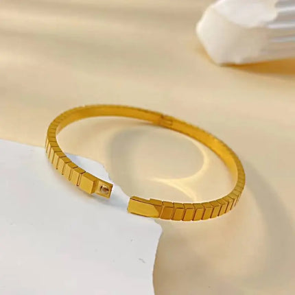 The Starless Galaxy Bracelet | Gold Minimalist Structured Bangle – 2Moon Jewellery